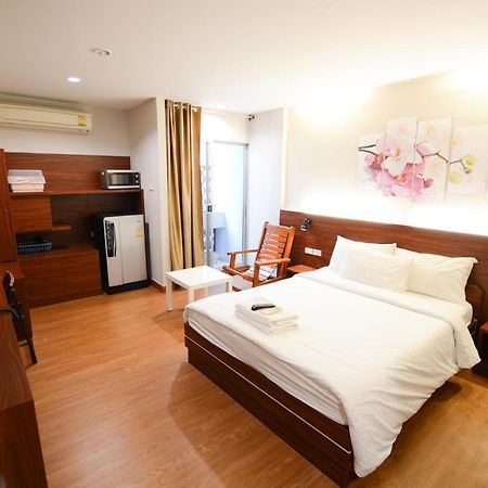 Thaiphiphat House Bangkok Ngoại thất bức ảnh