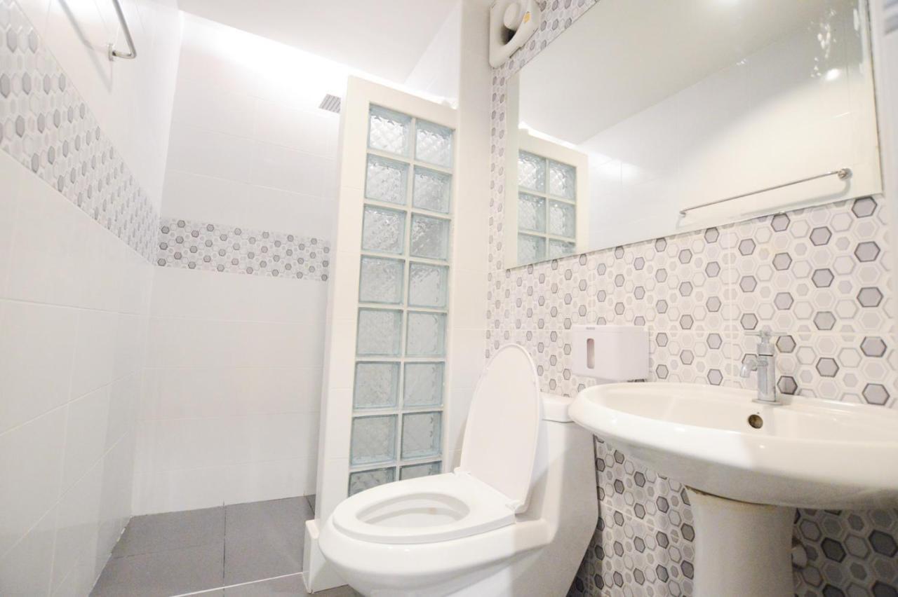 Thaiphiphat House Bangkok Ngoại thất bức ảnh