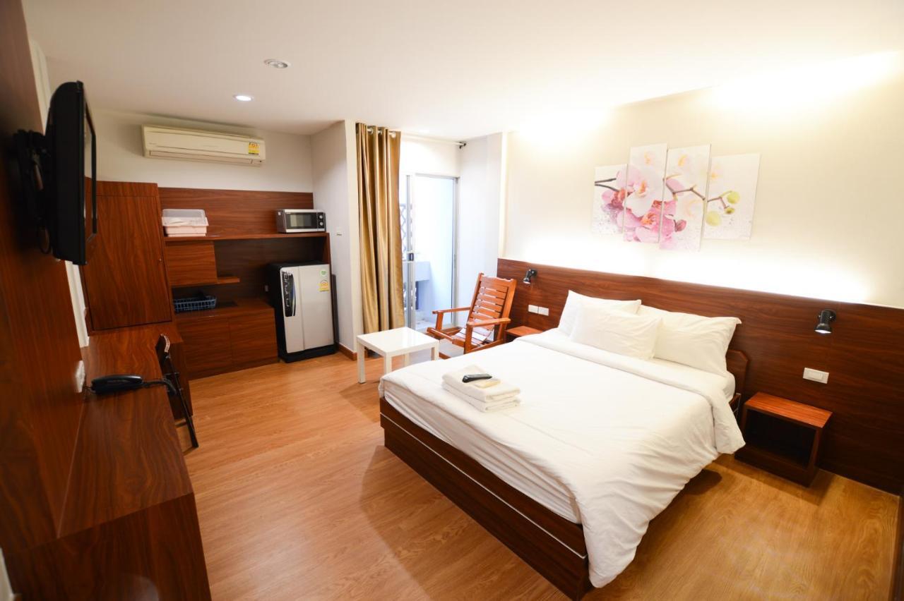 Thaiphiphat House Bangkok Ngoại thất bức ảnh