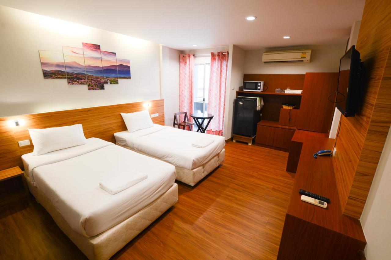 Thaiphiphat House Bangkok Ngoại thất bức ảnh